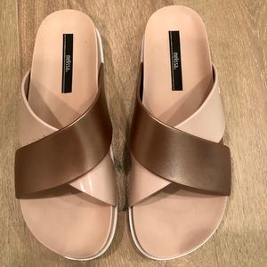 Melissa slides